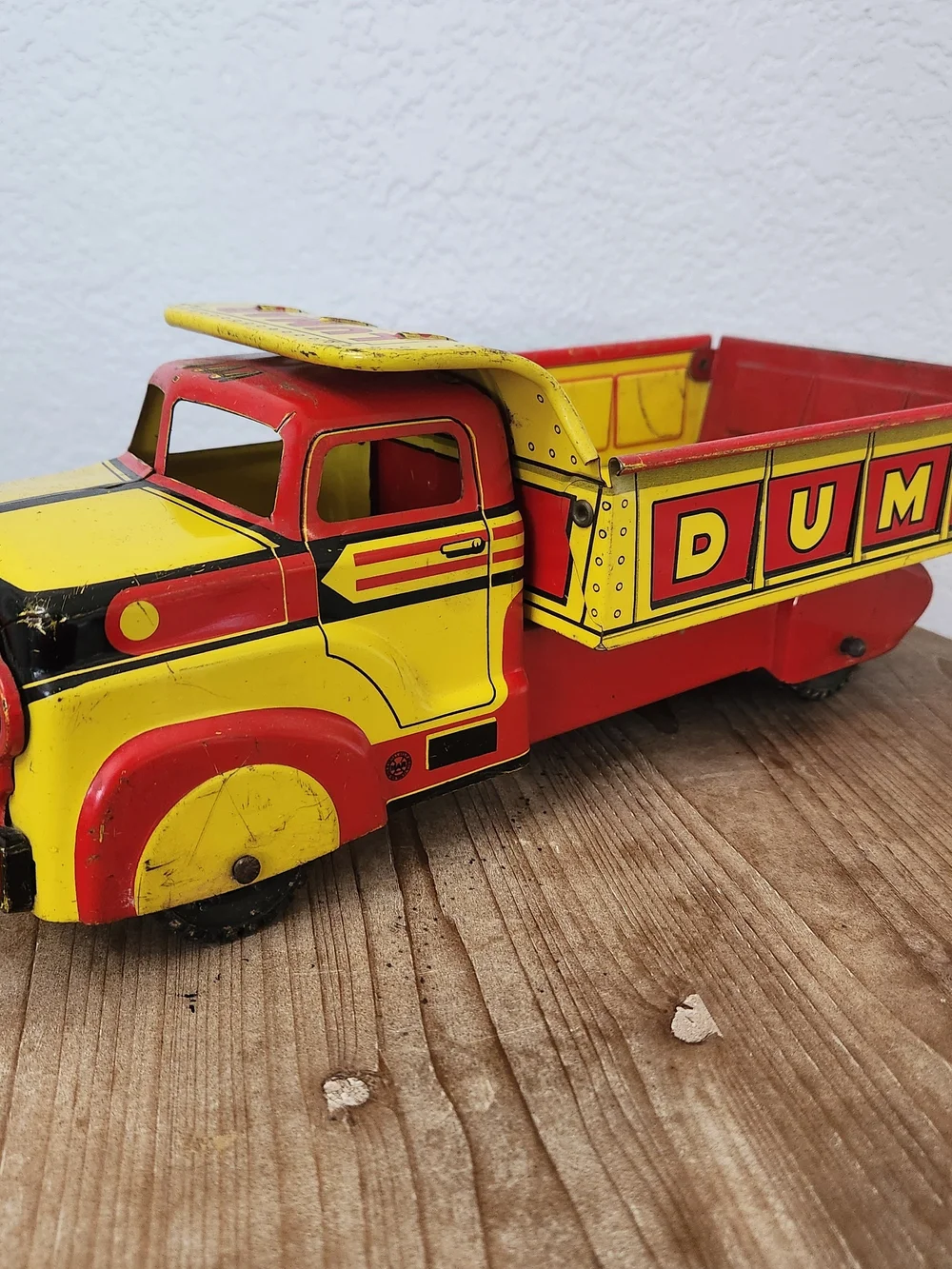 1950's VINTAGE.  Marx Litho. Lumar Contruction Co. Dump Truck Pressed Steel VTG